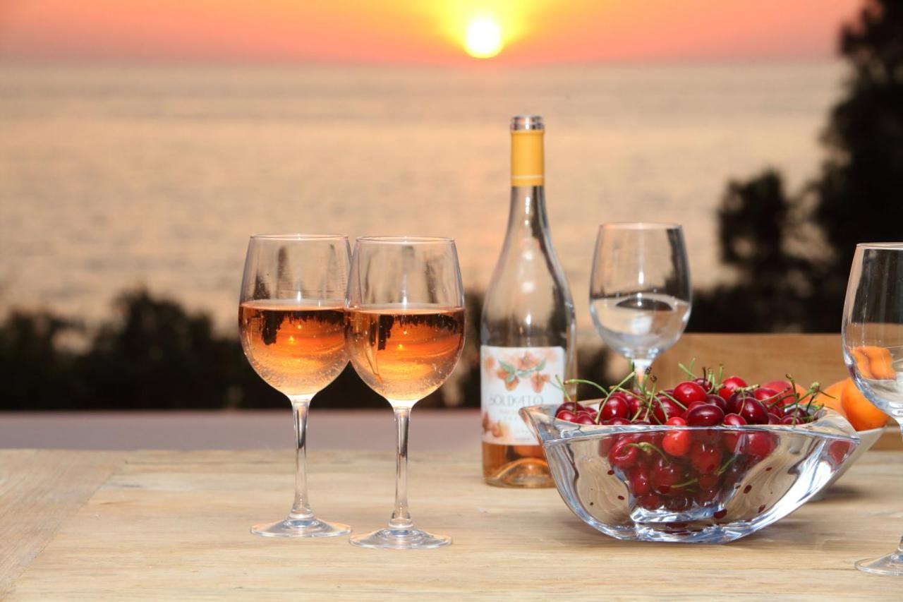 Capro - Milos Bay Villas Áyios Nikítas Kültér fotó